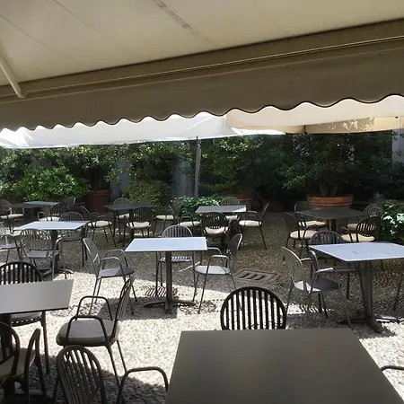 La Casa Nella Corte بيت للعطل